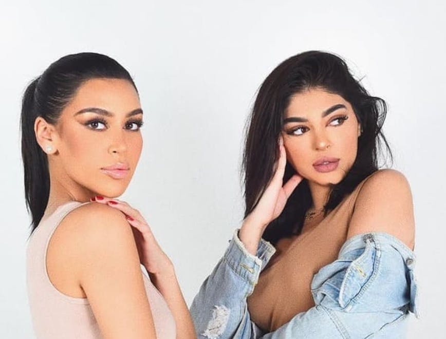 Conheça as "gêmeas" de Kim e Kylie