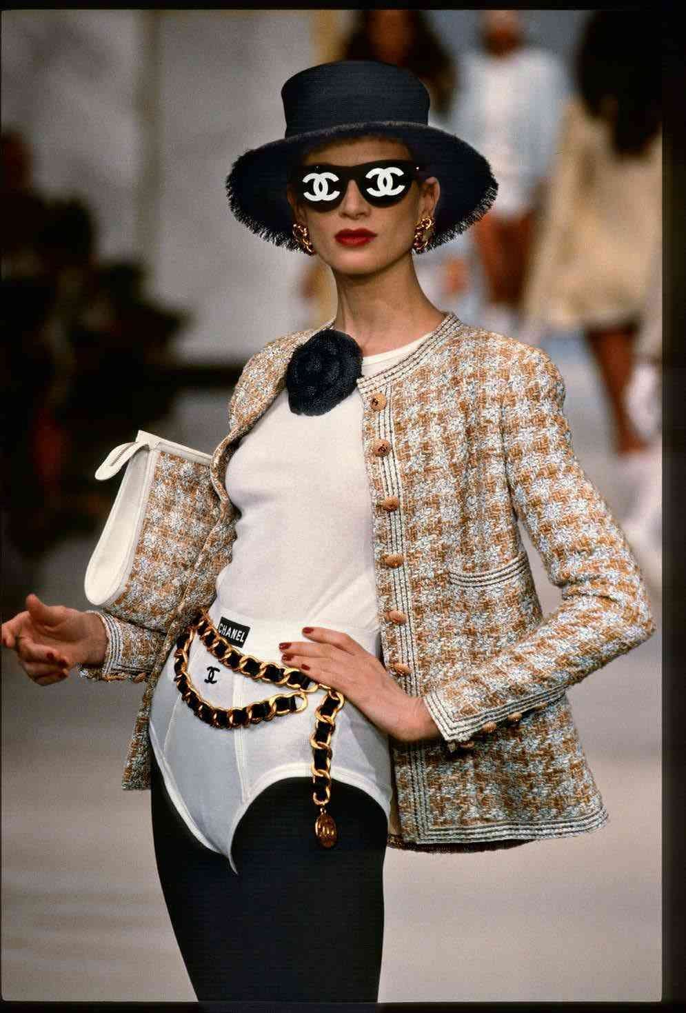 blouse clothing adult female person woman long sleeve handbag fashion necklace