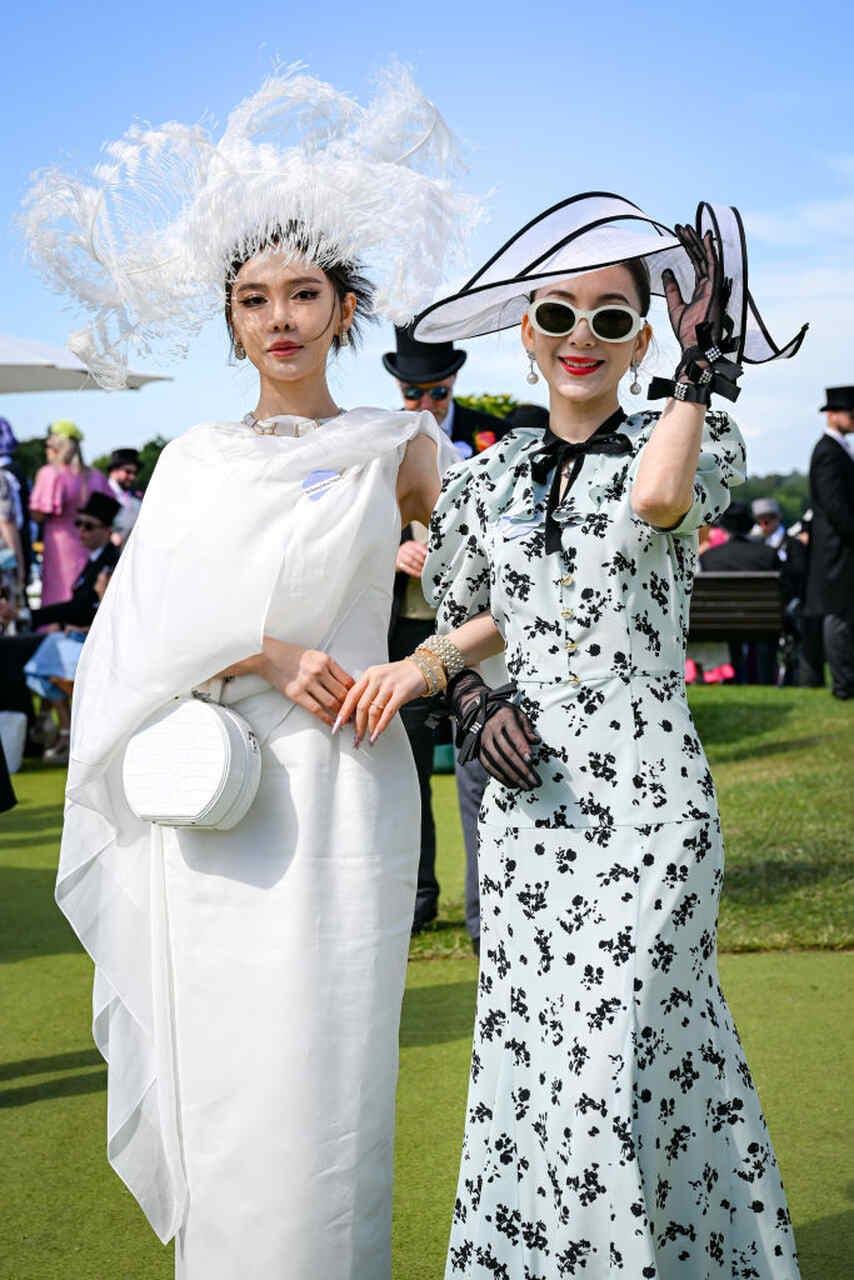 Convidadas exibindo looks poderosos durante o Royal Ascot 2024 (Foto: Getty Images)